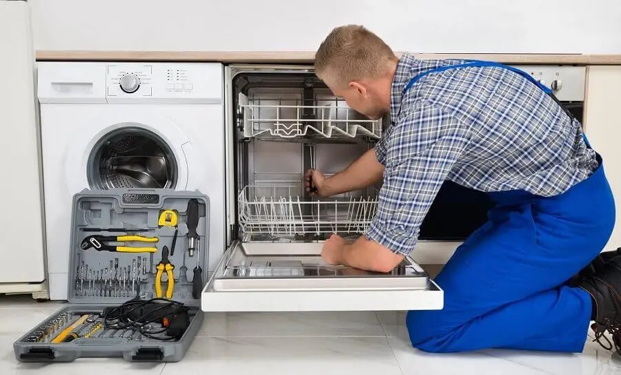 Sapanca Gorenje servisi teknisyen ekibi beyaz eşya tamiri yaparken